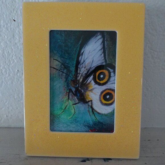 White Butterfly 4x6 Art print within a yellow glitter / shiny wood Frame - Picture 5 of 6